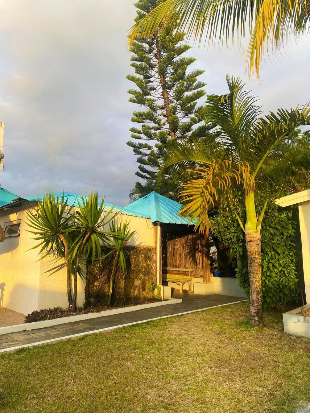 Stella Rina "Adults Only" Bed & Breakfast Grand Baie Exterior photo